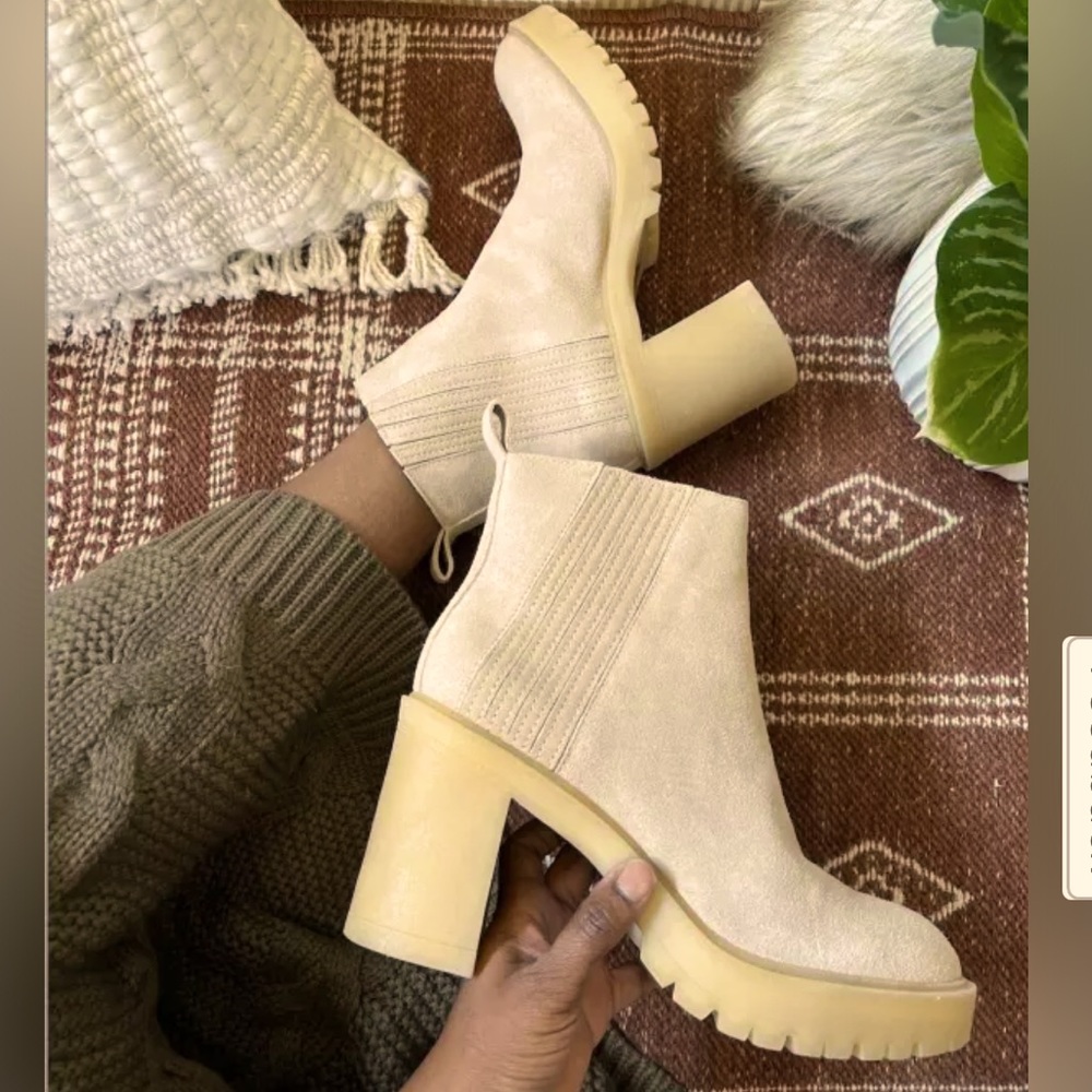 NWT Dolce Vita Celia Chunky Boots